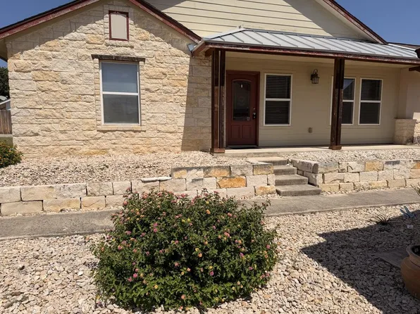 486 Bridle Path, Kerrville, TX 78028