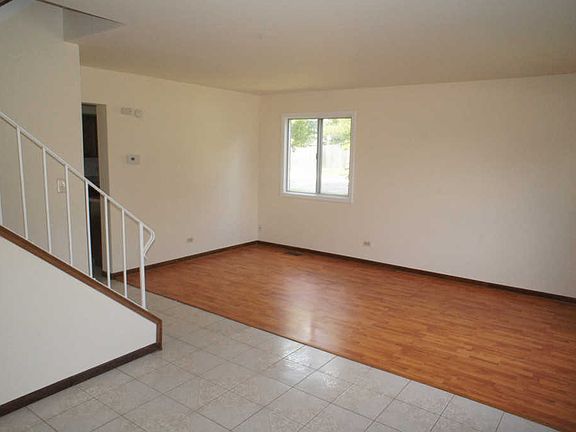 5th image of 3100 Winchester Ct E