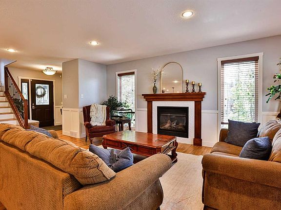 4th image of 287 E Firelight Cres W