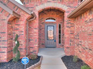 11728 SW 24th St, Yukon, OK 73099