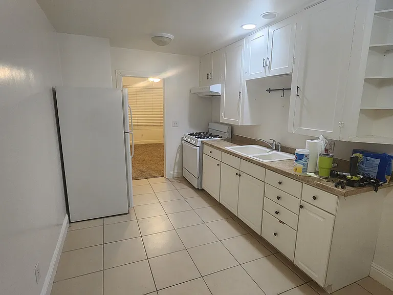 208 Main St #C — Photo 7