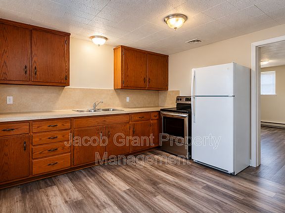 5th image of 298 W 17th St Unit 294