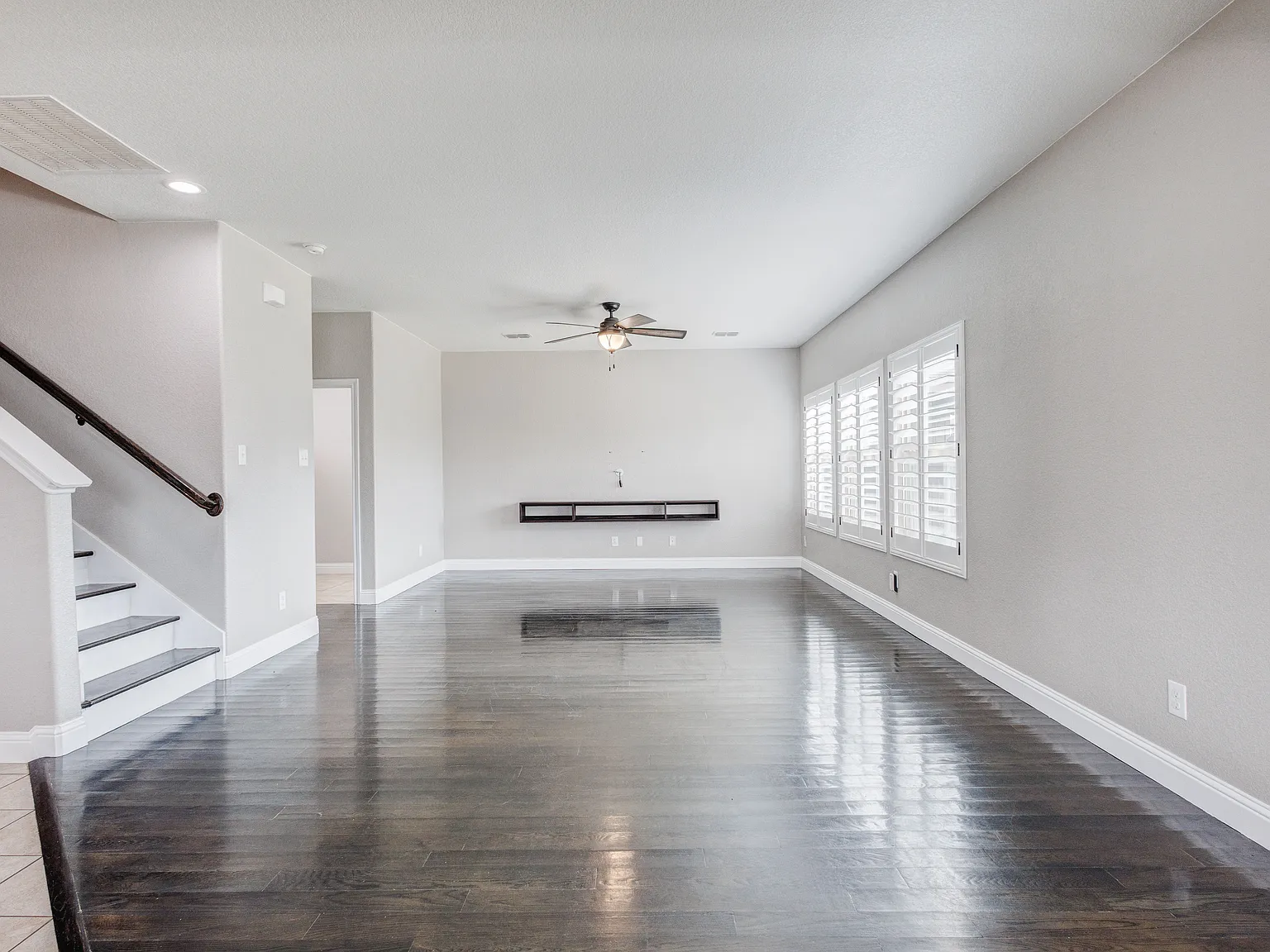 4 bed, 2.5 bath, 2543 sqft, $2,550 — Photo 4