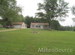 1790 McKail Rd, Leonard, MI 48367