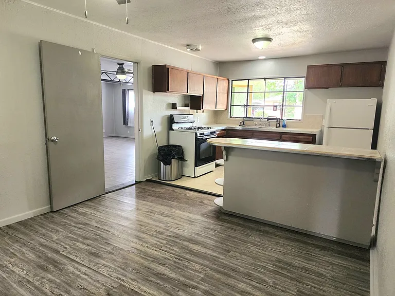 124 New Mexico Dr — Photo 4