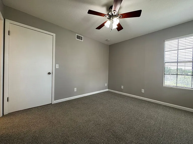 390 Lake Placid Ct #303 — Photo 43