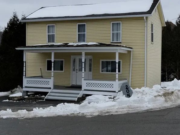 205 1st St, East Brady, PA 16028