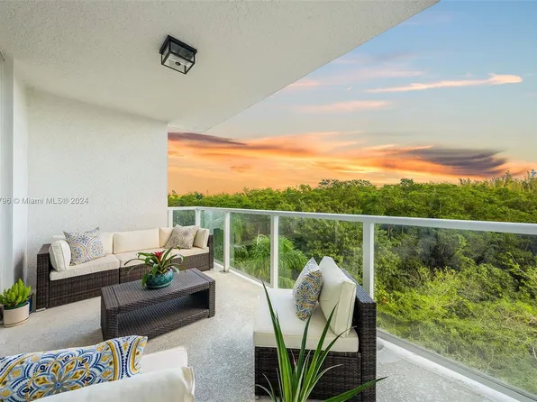 15051 Royal Oaks Ln APT 305, North Miami, FL 33181
