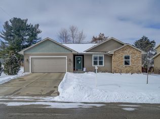 219 Harmon Cir, Belleville, WI 53508