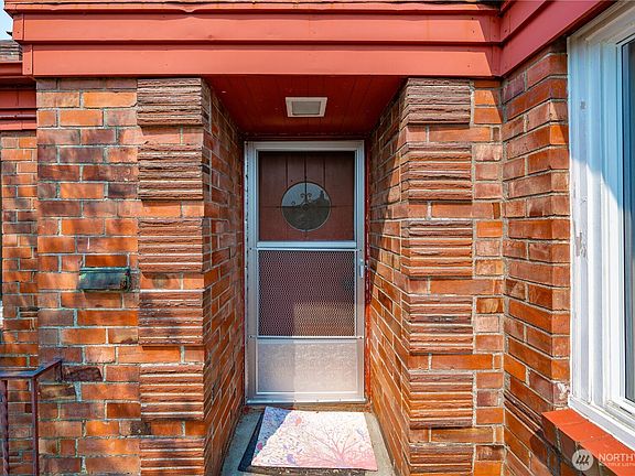 5th image of 2016 30th Avenue S