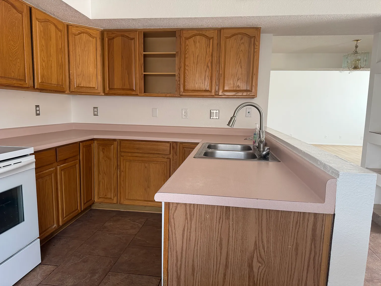 3 bed, 1550 sqft, $2,400 — Photo 3