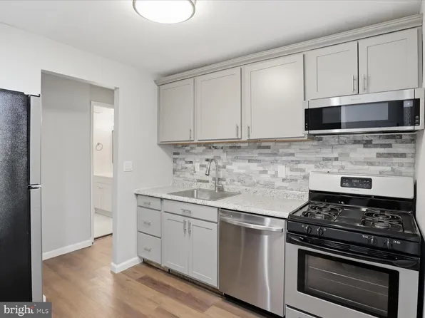 3302 Huntley Square Dr APT T-2, Temple Hills, MD 20748