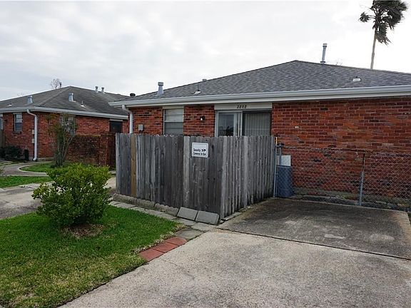 3rd image of 2808 Longwood Dr