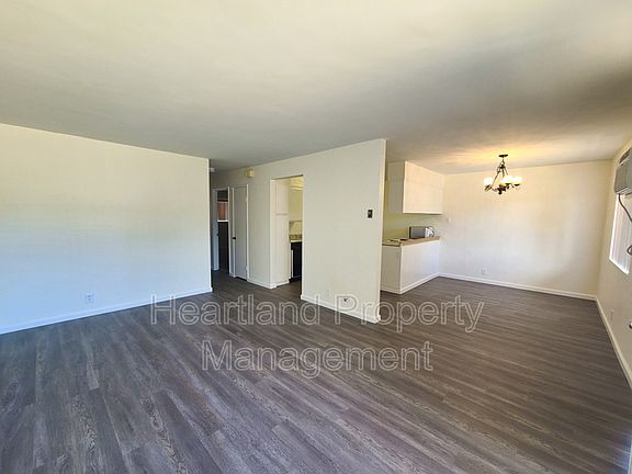 3rd image of 122 S Anza St #1