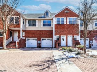 30 Berkeley Sq, Berkeley Heights, NJ 07922