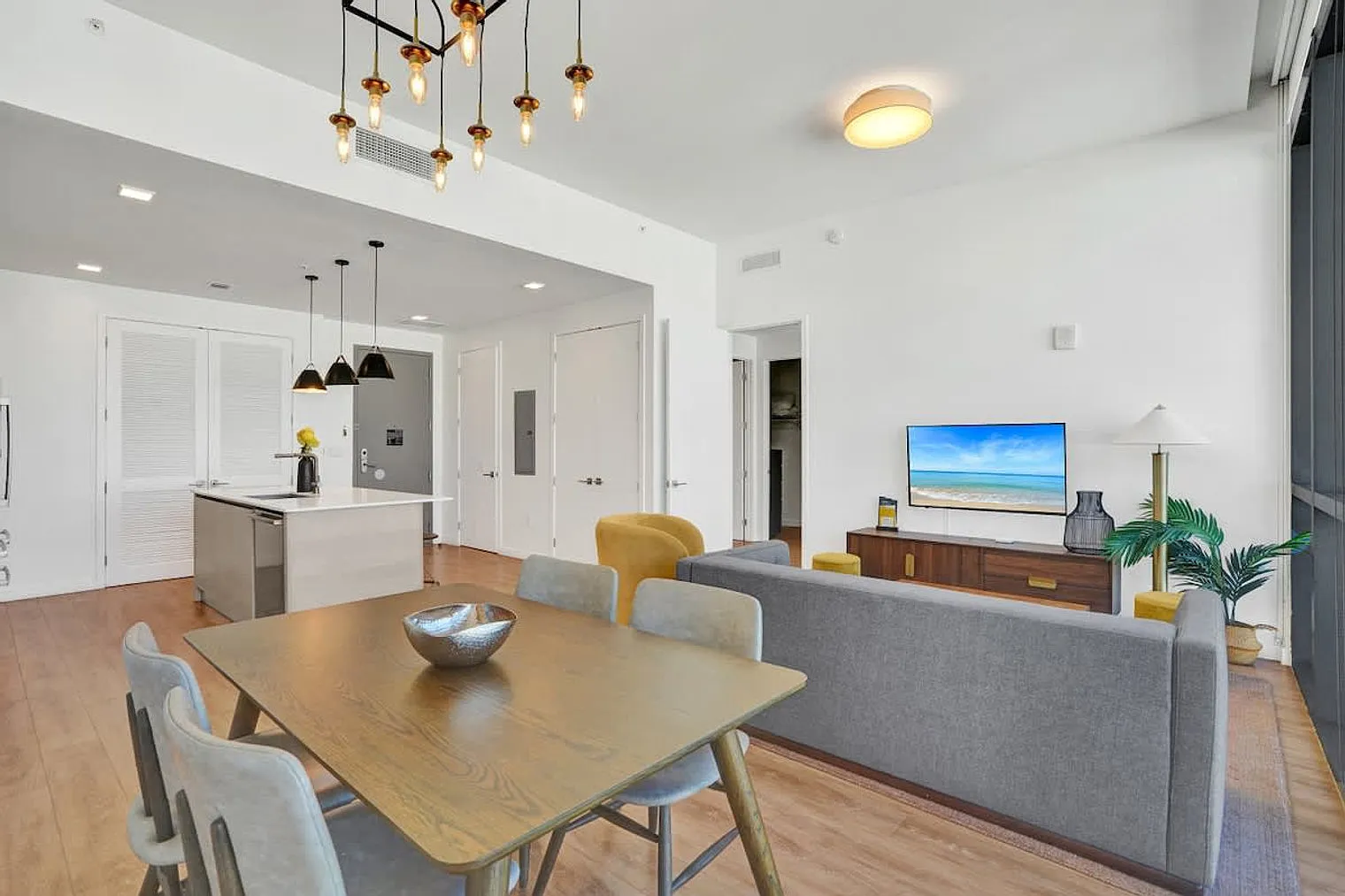 1 bed, 1.0 bath, $13,487 — Photo 3