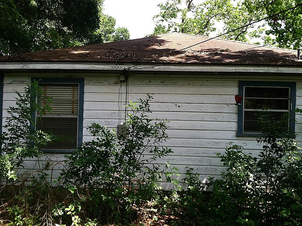 2nd image of 306 Christine St