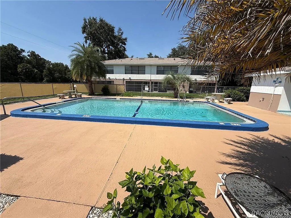 2 bed, 2.5 bath, 1440 sqft, $1,500 — Photo 3