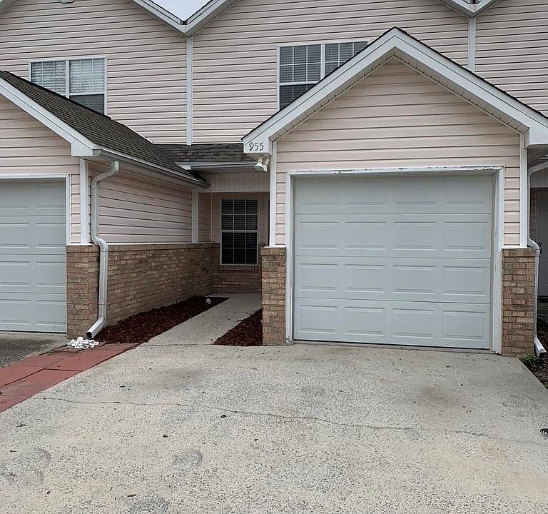 1st image of 955 Scenic Oak Ln