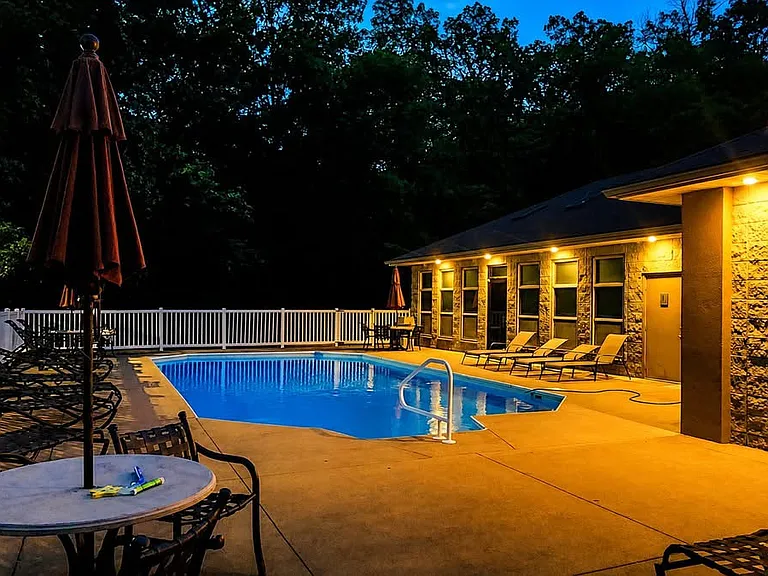 19 Oak Creek Cir — Photo 3