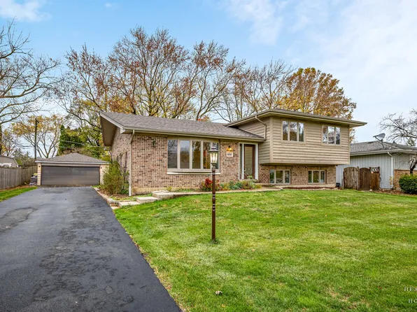 606 Lexington Ave, Roselle, IL 60172