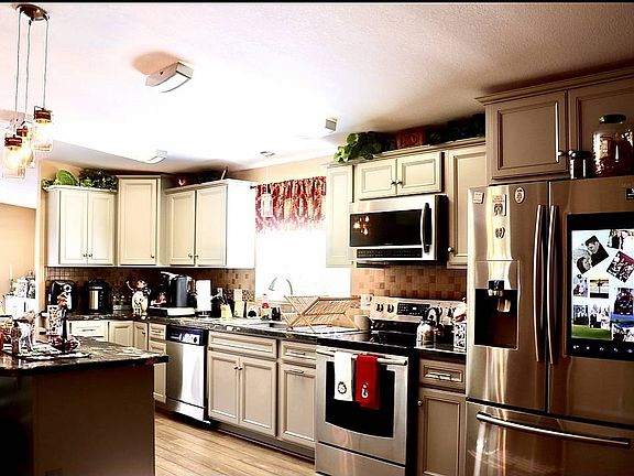 2nd image of 415 McElwee Dr #415