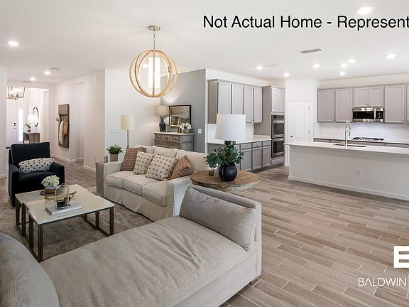 5th image of 558 Golden Leaf Ave