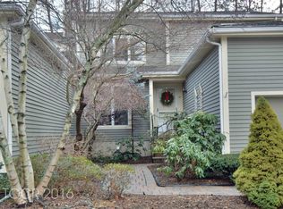 12 Old Fourth Dr, Oak Ridge, NJ 07438