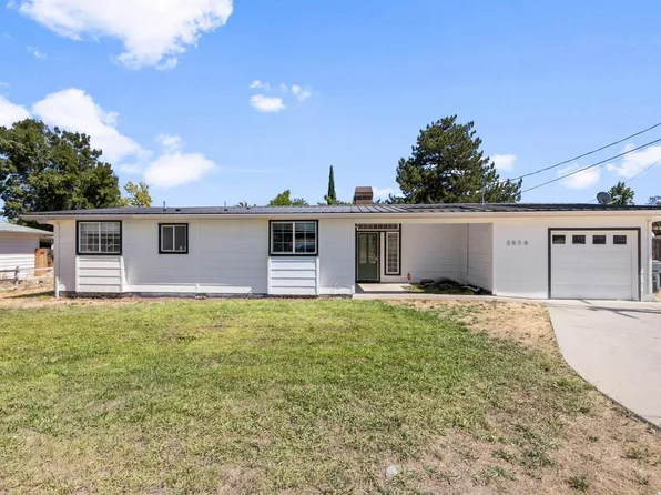 1070 Ross Ln N, Medford, OR 97501