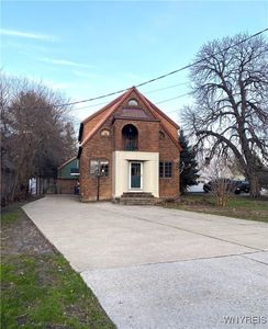 2200 Abbott Rd, Buffalo, NY, 14218