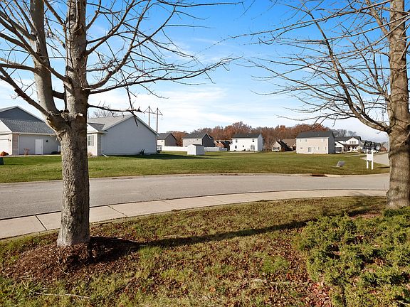 2nd image of 283 Apple Grove Ln