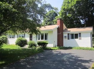 11 Lauderdale Rd, Chelmsford, MA 01824