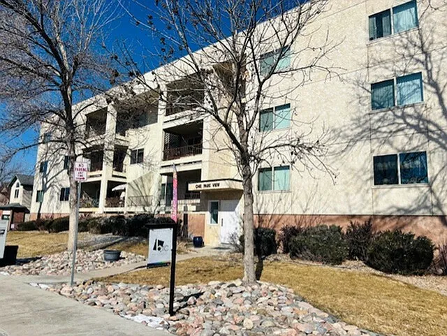 621 W Prentice Ave