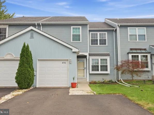 416 Bellows Ln, Feasterville Trevose, PA 19053