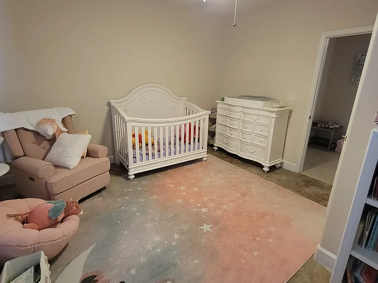 NON FURNISHED 2nd bedroom