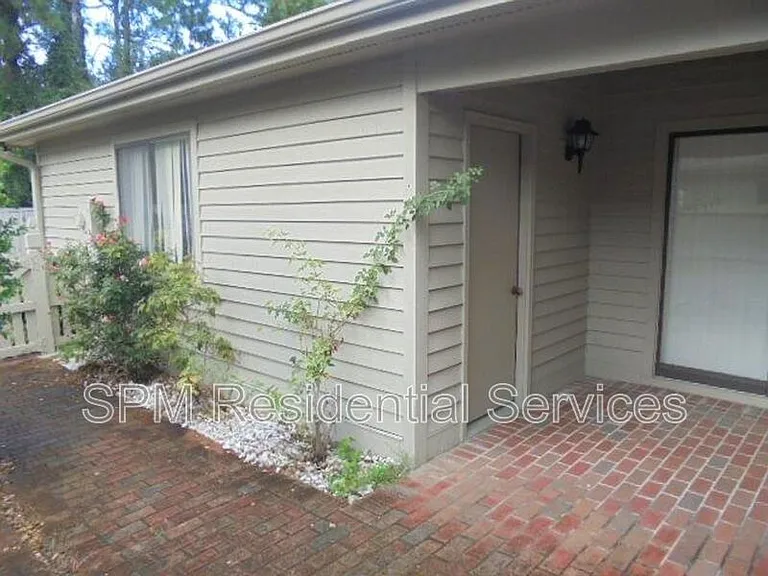 5938 Chester St — Photo 6