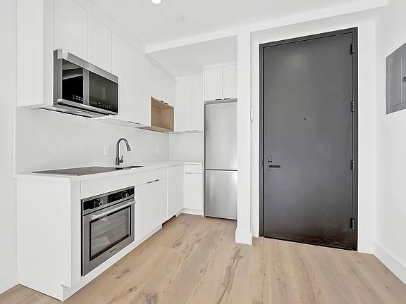 2nd image of 1211 Putnam Ave #2R