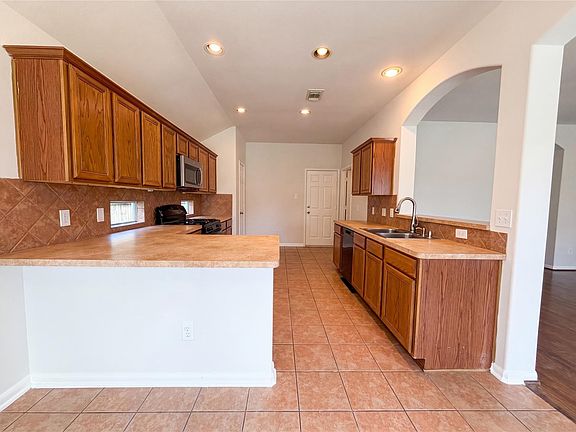 2nd image of 6843 Tammany Manor Ln