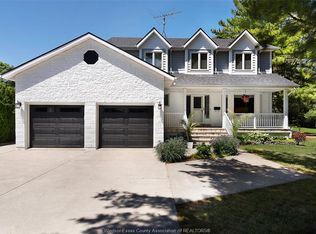 1675 Division Rd N, Kingsville, ON N9Y2H1