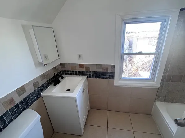 89 West 20th Street image 1 of 4