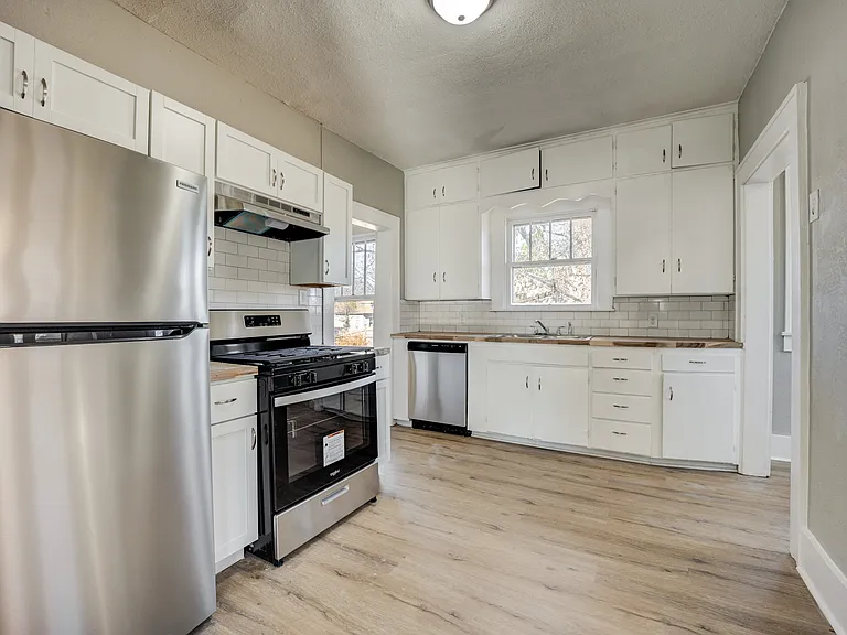 1119 S 20th St — Photo 10