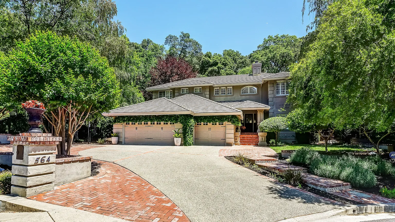 564 Dalewood Dr photo 1