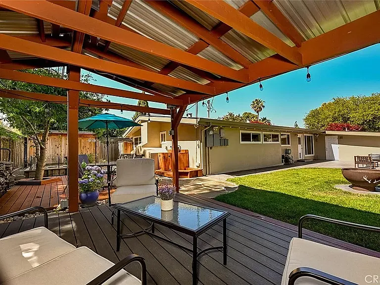 1229 Manzano Way — Photo 16