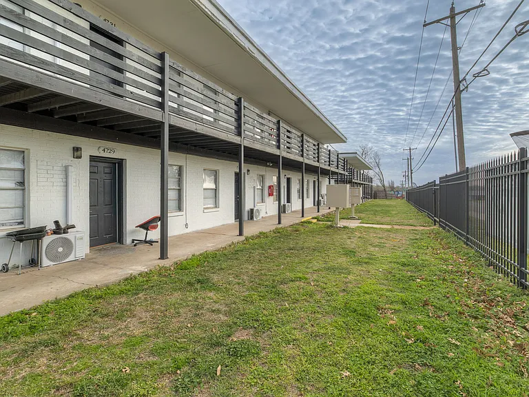 Meridian Apartments — Photo 39