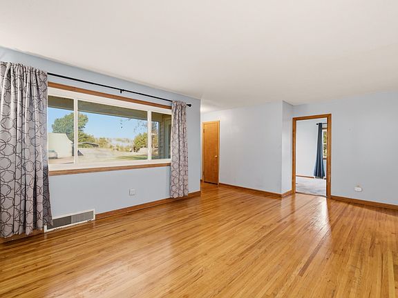 5th image of 2758 N Clarence Ave