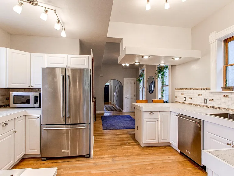 2220 N Ogden St — Photo 12