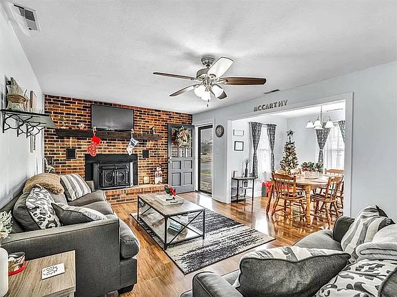 5th image of 681 Glenn Ct