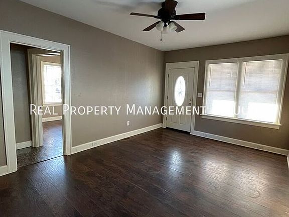 3rd image of 1102 Henning Ave