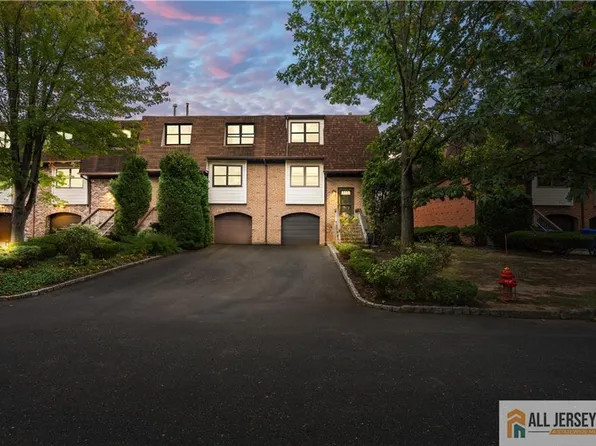 5208 N Oaks Blvd, North Brunswick, NJ 08902