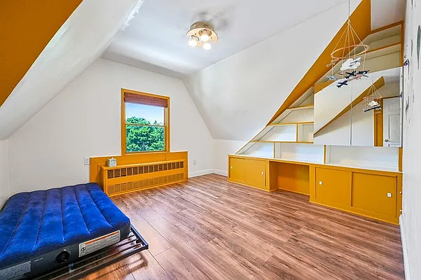 Sold by Remax Real Estate Professionals | media 22